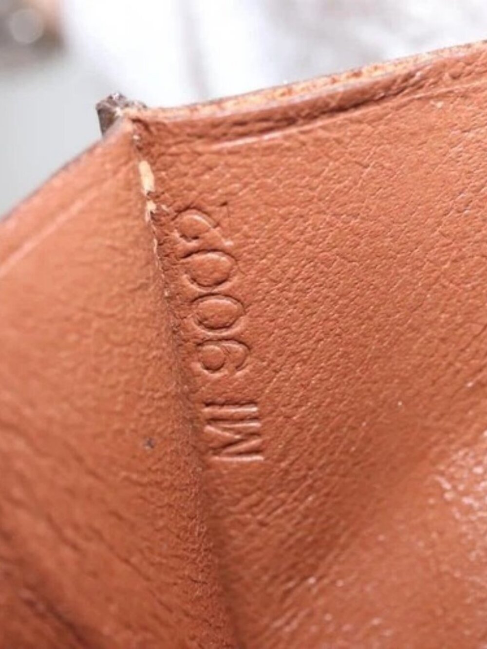 LOUIS VUITTON Monogram Poche Escapade Travel Case M60113 LV Auth 165190 - Picture 12 of 16